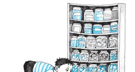 Spájzban dézsmáló fiú