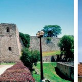 Az egri vár · Dobó István várkapitány szobra az egri Dobó téren