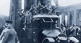 Revolutionaries on the streets of Berlin, the capital of Germany (November 1918)