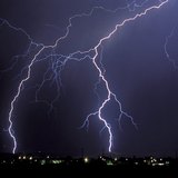 Blesk predstavuje obrovský elektrostatický výboj