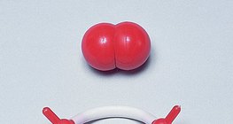 Space-filling and ball-and-stick models of an oxygen molecule