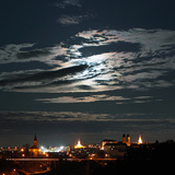 Красива лунна корона