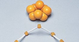 The space-filling and stick model of the sulfur molecule