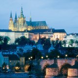 Изглед от Пражкия замък и Карловия мост