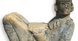 Maya statue (Chichen Itza)