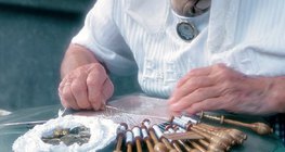 Making of the Brussels lace