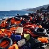 Elhagyott mentőmellények a leszboszi partokon
