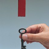 Под въздействието на магнитно поле желязото се проявява като магнит