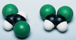 Space-filling model of trans- and cis-1,2-dichloroethene molecule