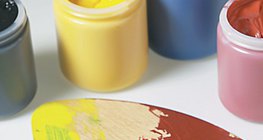 Colour mixing on a palette