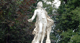 Statue of Wolfgang Amadeus Mozart
