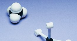 Space-filling and ball-and-stick models of methane