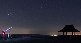 Child observing the sky