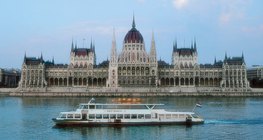 Imre Steindl: Hungarian Parliament Building (1884-1904, Budapest)