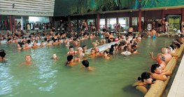 Fürdőzők a büki gyógyfürdőben