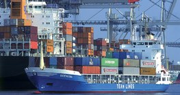 Ships in the harbour of Hamburg