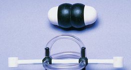 Space-filling and ball-and-stick models of an acetylene molecule