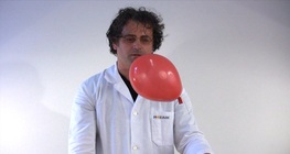 Експлозията на балон, пълен с водород