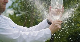 Plastic bottle rocket