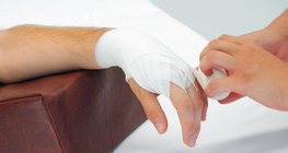 Wrapping a hand with rheumatoid arthritis
