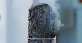 Дехидратизация на захар със сярна киселина