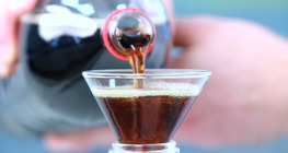 Реакция между Кока Кола и мляко